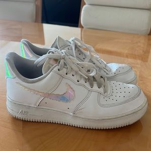 Metallic white Nike Air Force